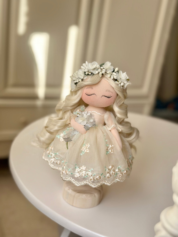 عروسک فرشته