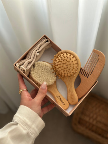 برس و شانه چوبی نوزاد